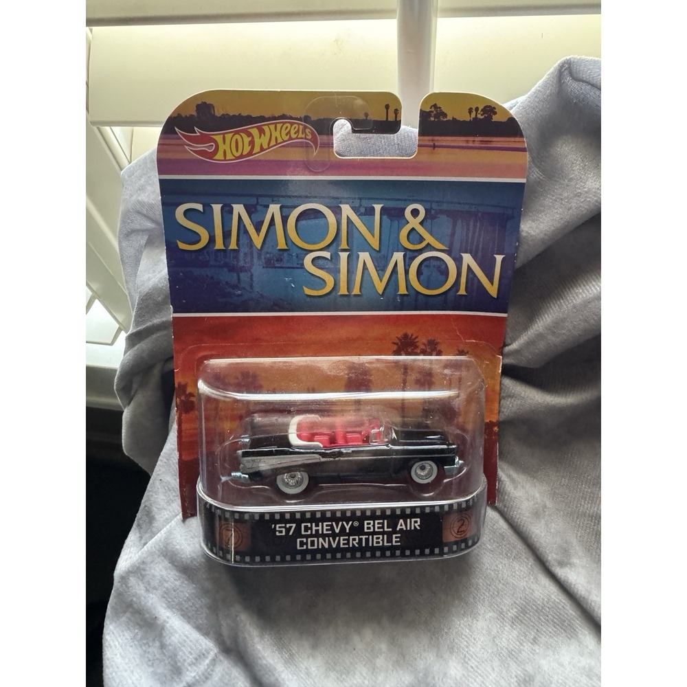 HOT WHEELS '13 RETRO ENTERTAINMENT SIMON & SIMON‎ 1957 CHEVY BEL AIR CONVERTIBLE